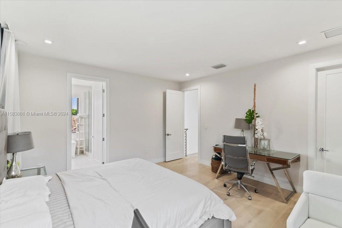 DOWNTOWN DORAL SOUTH PHAS - Residential