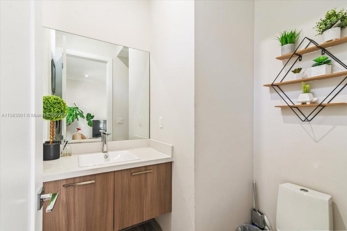 DOWNTOWN DORAL SOUTH PHAS - Residential