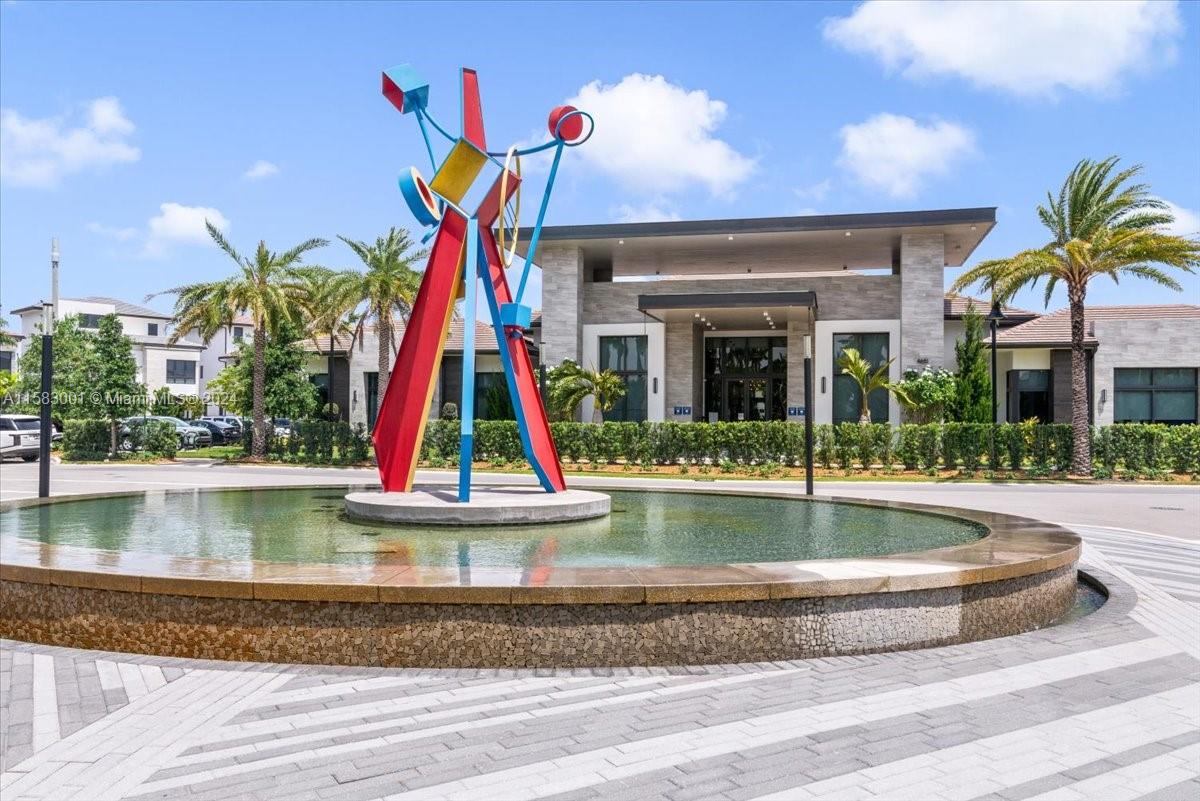 DOWNTOWN DORAL SOUTH PHAS - Residential