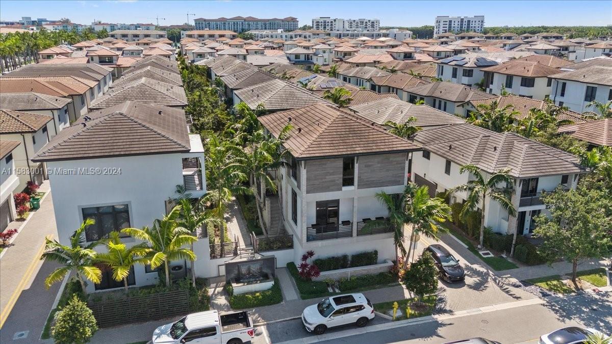 DOWNTOWN DORAL SOUTH PHAS - Residential