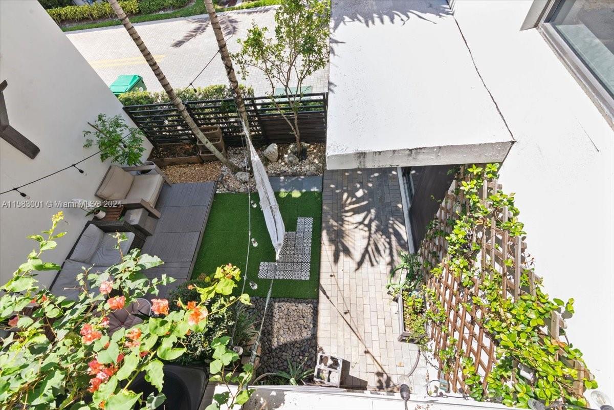 DOWNTOWN DORAL SOUTH PHAS - Residential