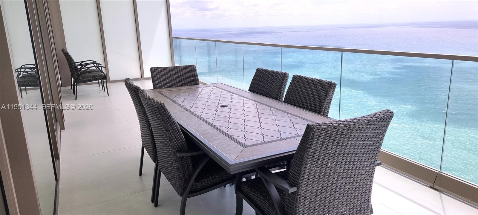 18975 Collins Ave 5103