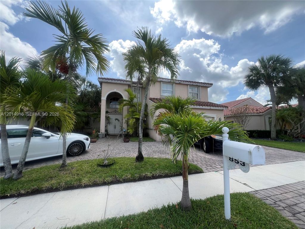 Photo of 853 SW 191st Ter, Pembroke Pines, FL 33029 (MLS # A12014918)