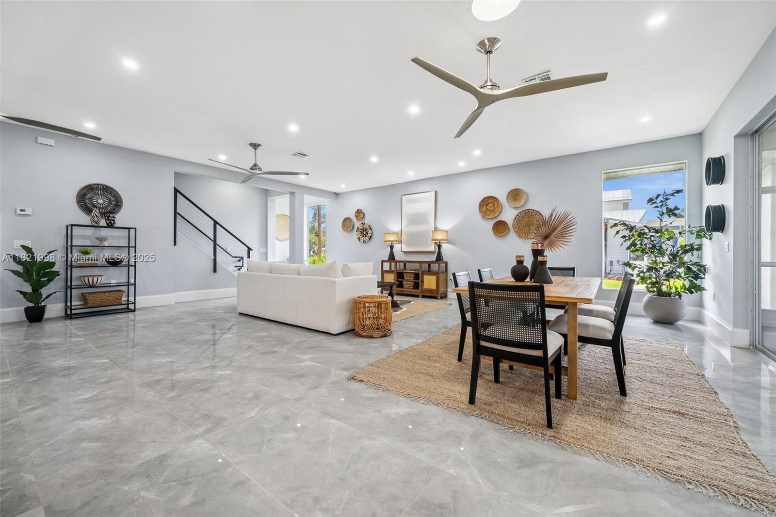 IMPERIAL SHORES - Residential