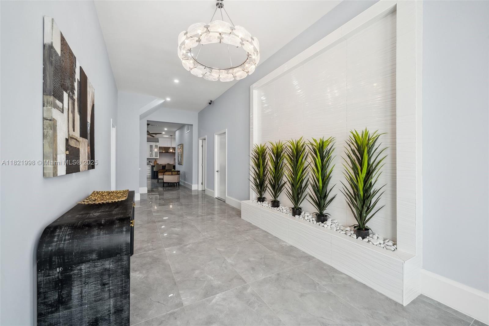 IMPERIAL SHORES - Residential