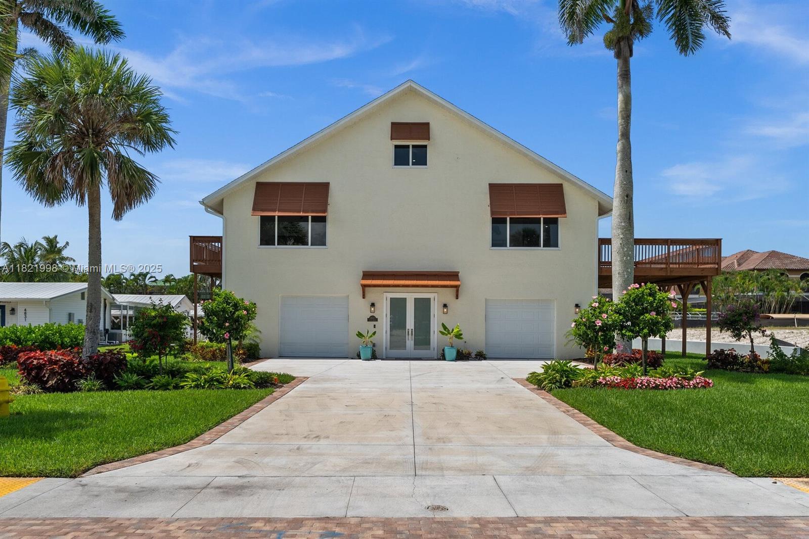 Property for Sale at 4837 Tarpon Ave, Cape Coral, Lee County, Florida - Bedrooms: 4 
Bathrooms: 3.5  - $1,800,000