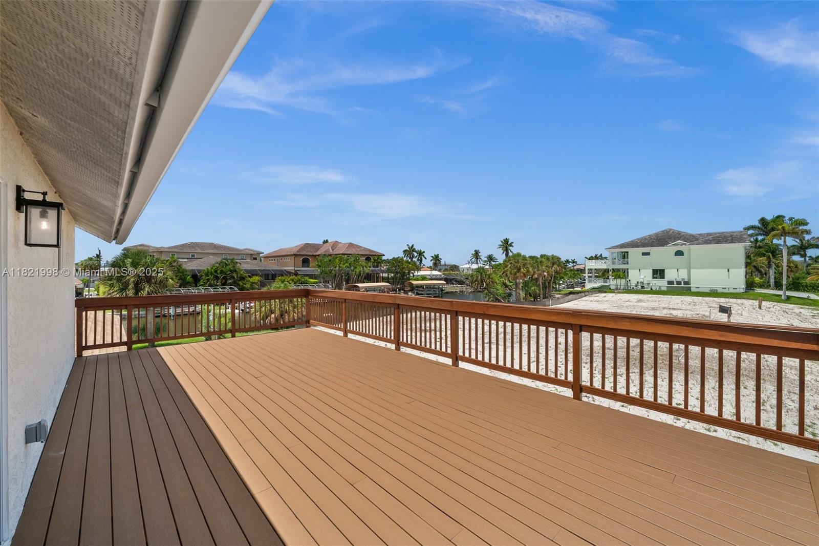 IMPERIAL SHORES - Residential