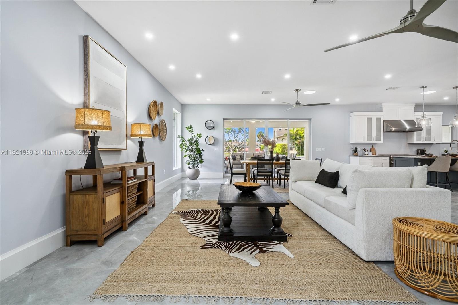 IMPERIAL SHORES - Residential