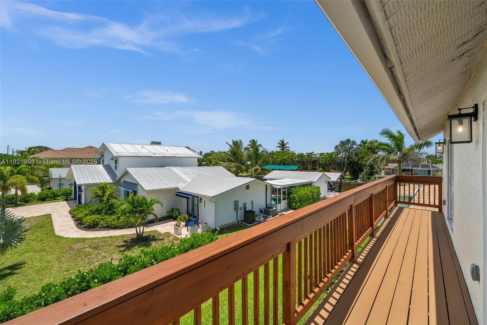 IMPERIAL SHORES - Residential