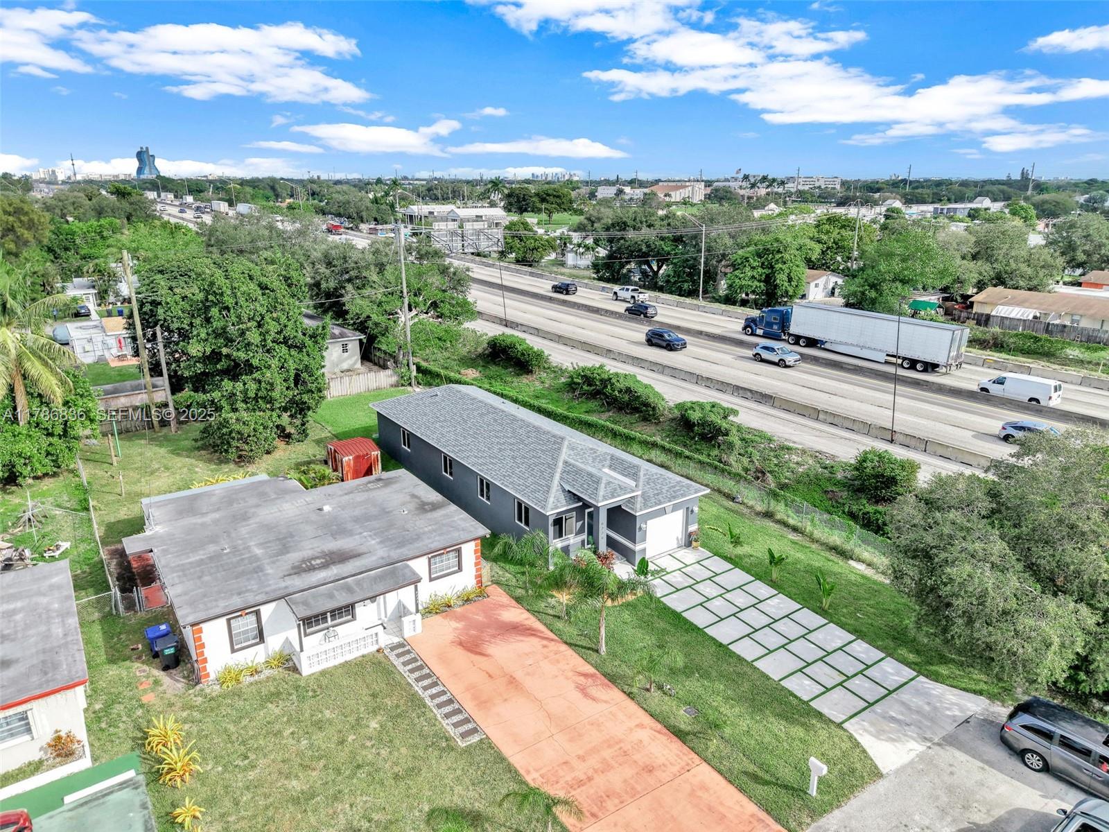 HOLLYWOOD SUBURBS - Residential