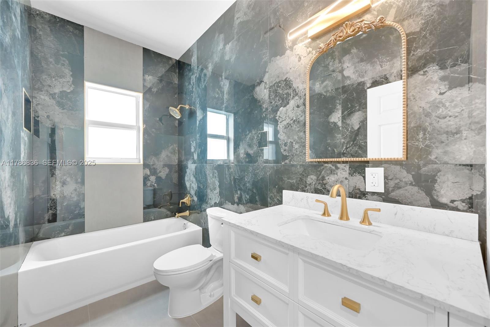 HOLLYWOOD SUBURBS - Residential