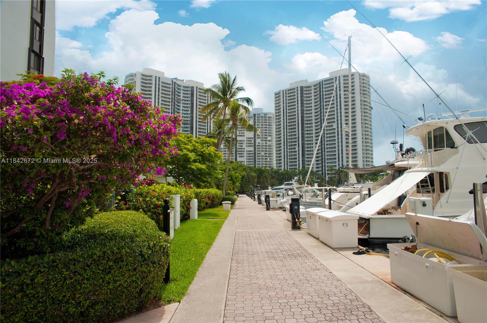 HARBOR TOWERS - Residential