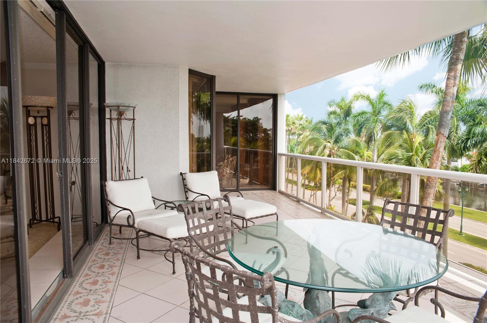 HARBOR TOWERS - Residential