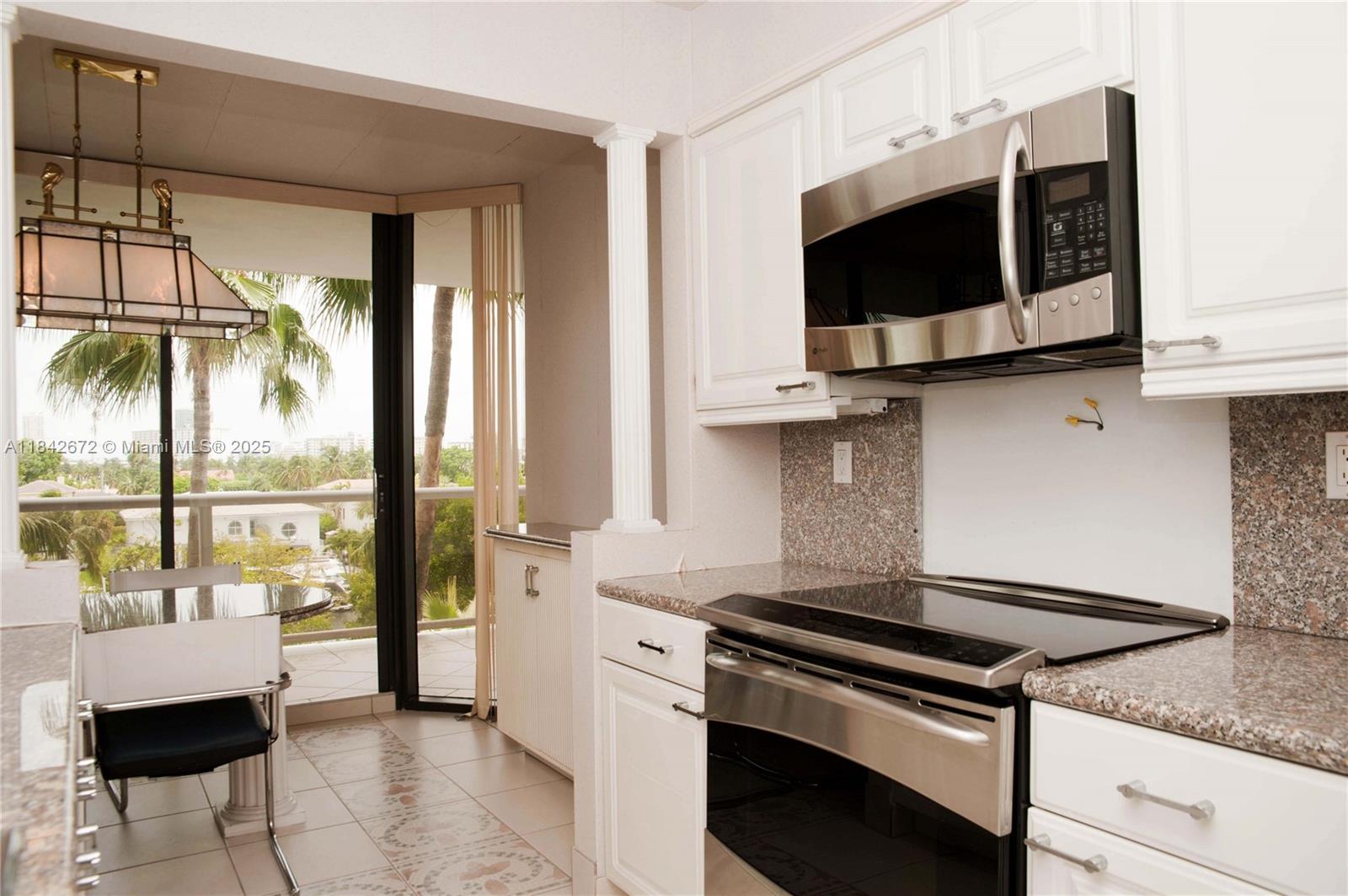 HARBOR TOWERS - Residential