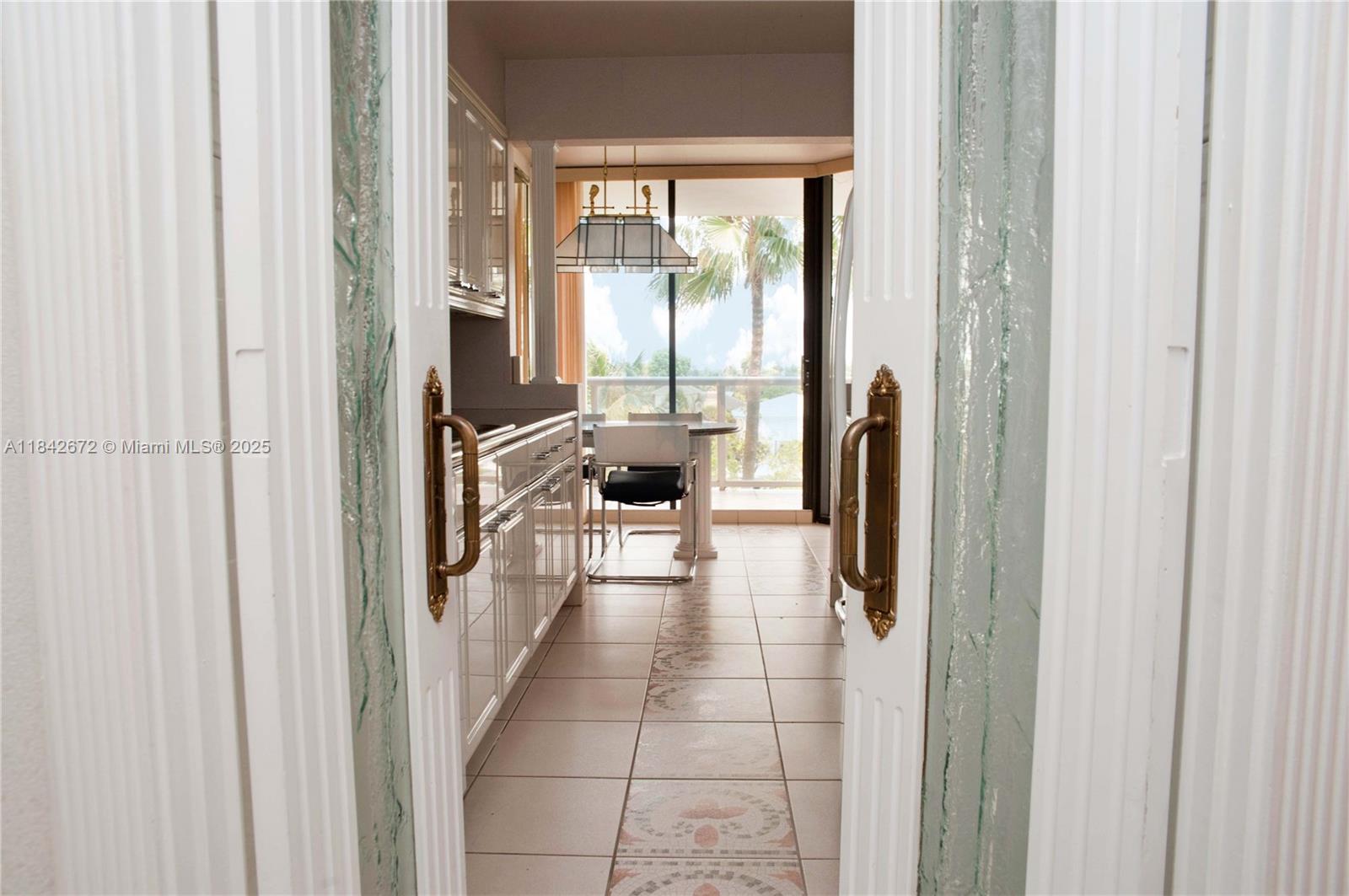 HARBOR TOWERS - Residential