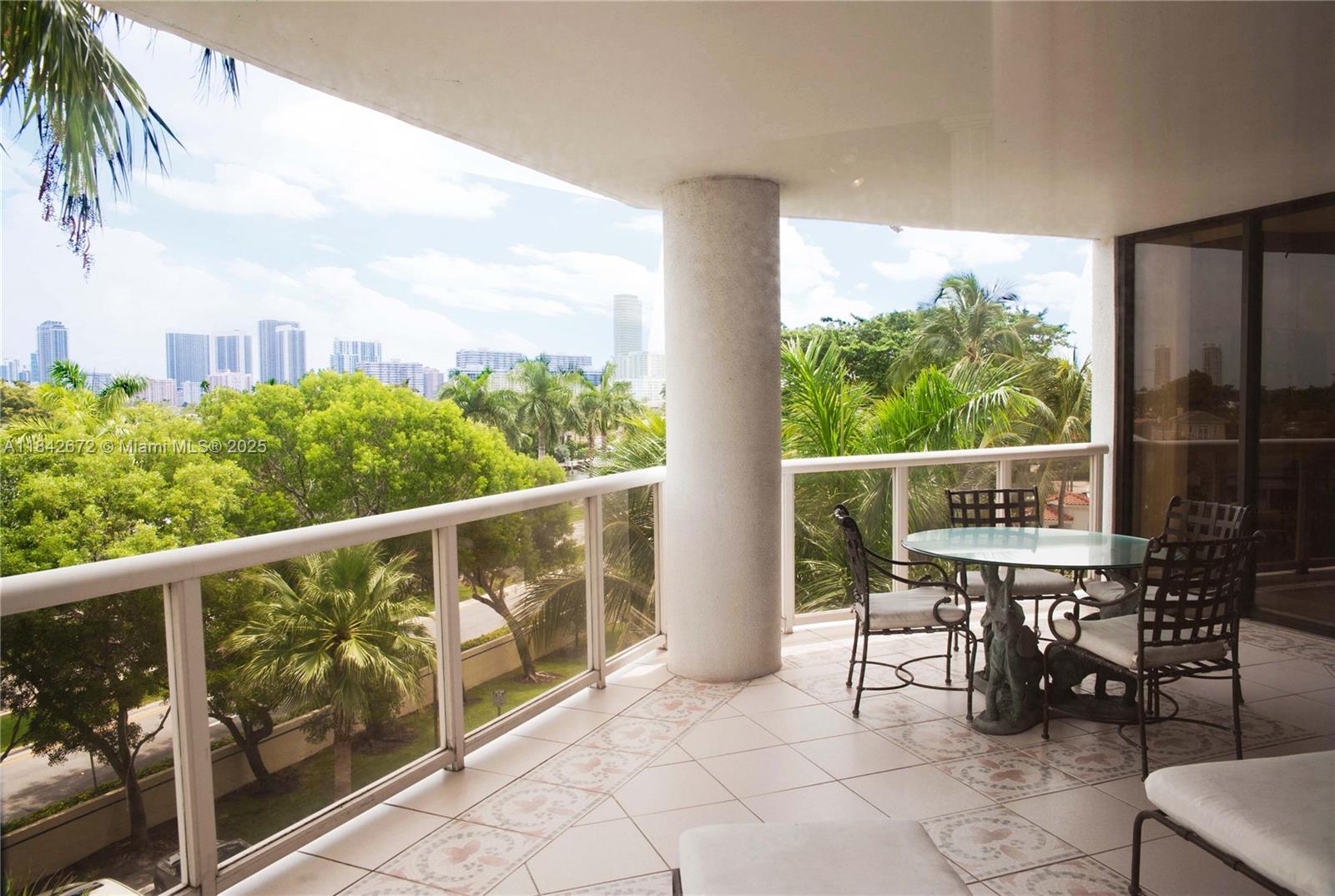 HARBOR TOWERS - Residential