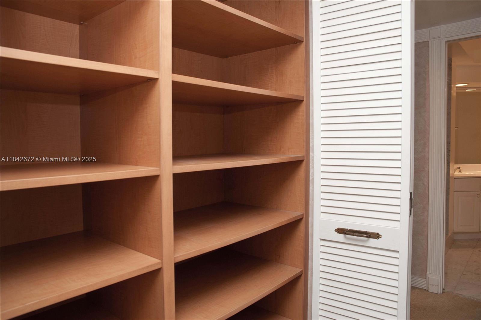 HARBOR TOWERS - Residential