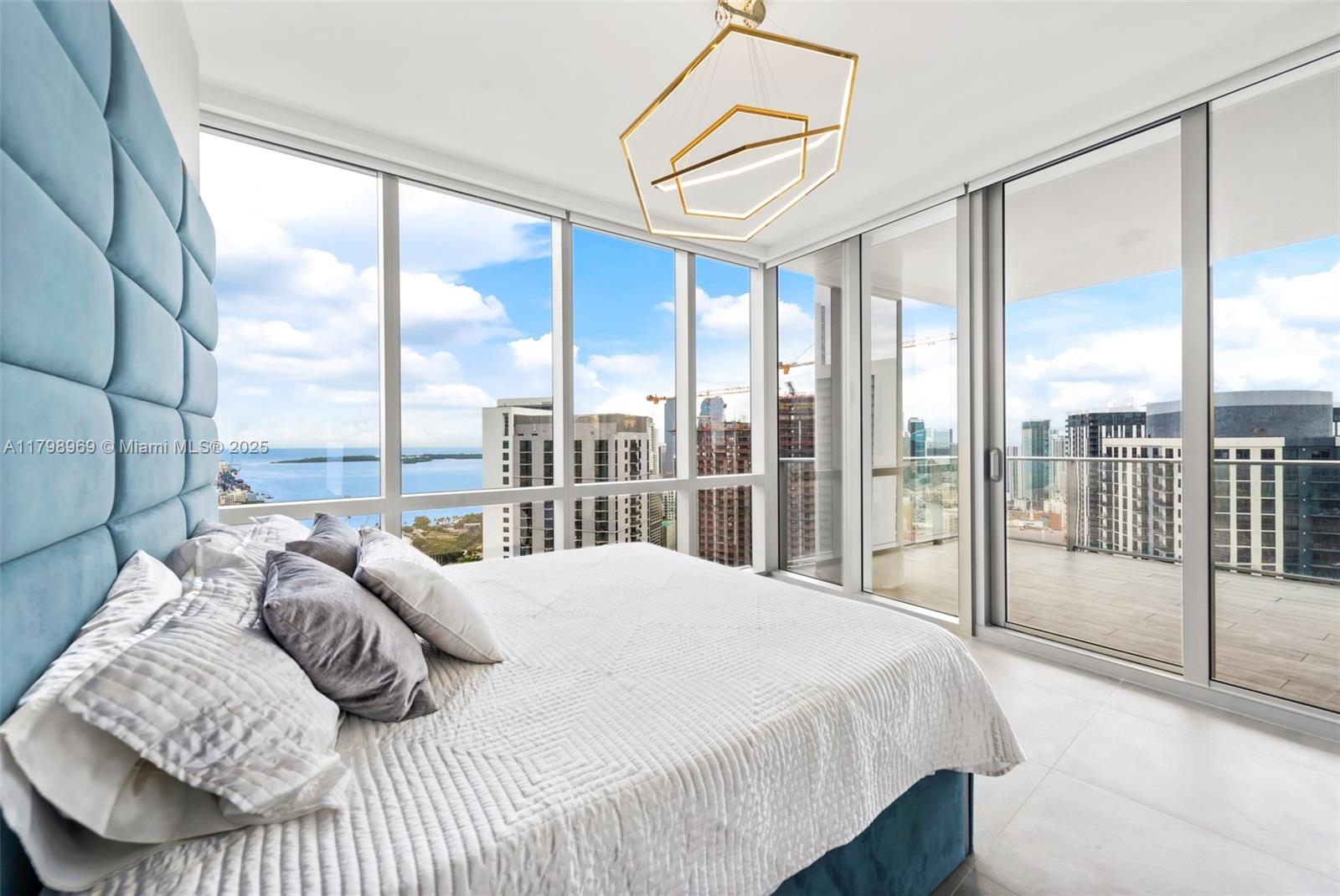 PARAMOUNT MIAMI WORLDCENT - Residential