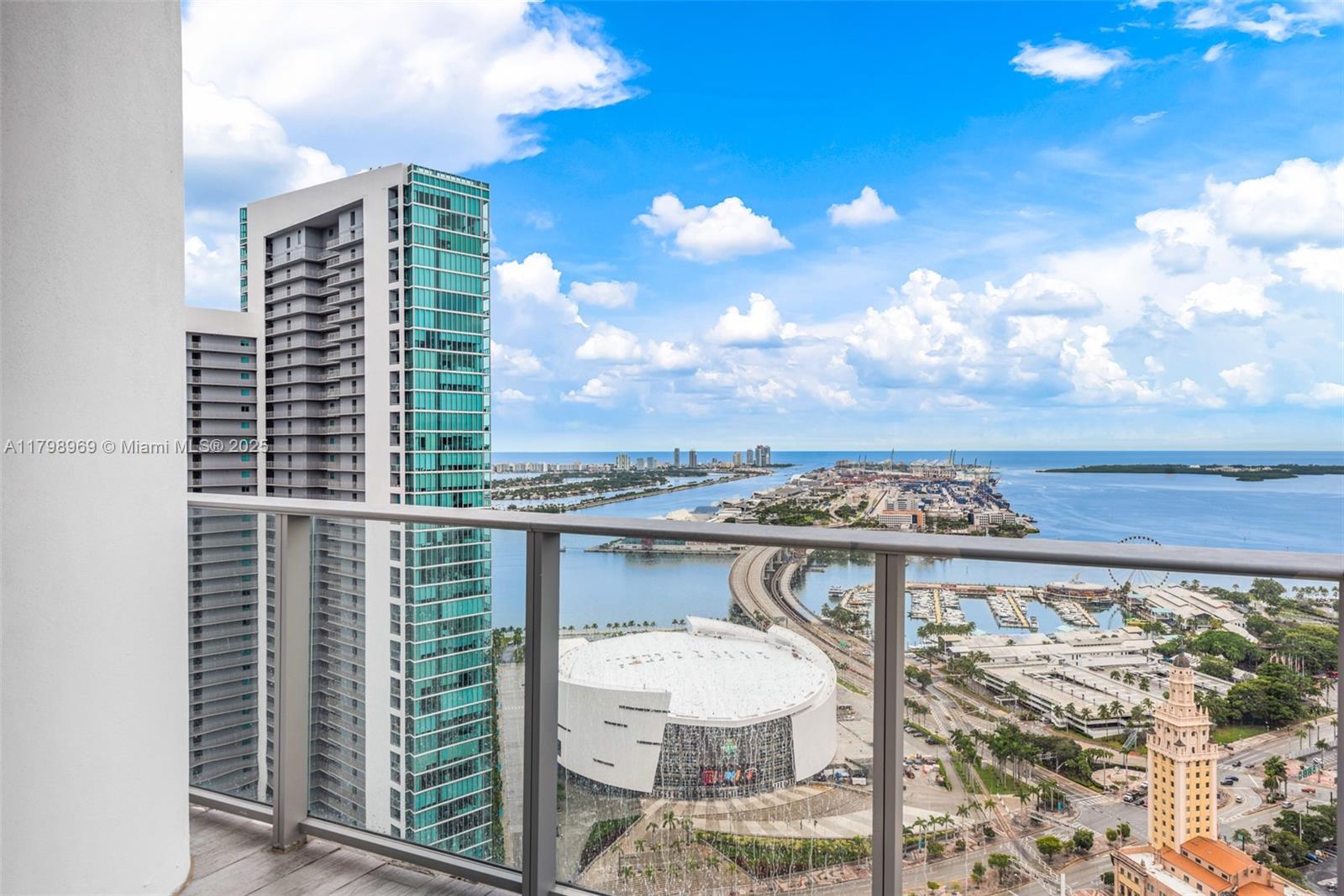 PARAMOUNT MIAMI WORLDCENT - Residential