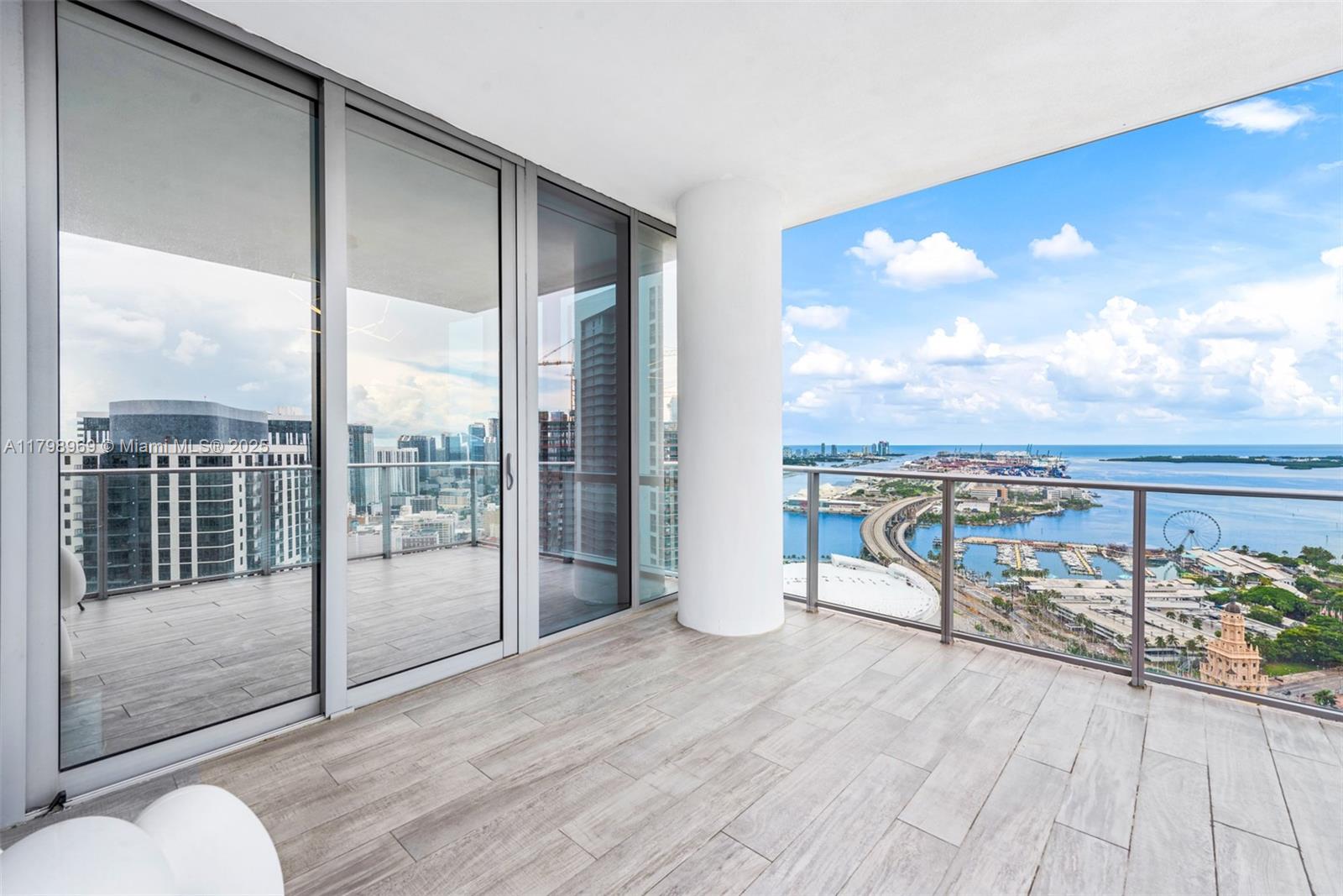 PARAMOUNT MIAMI WORLDCENT - Residential