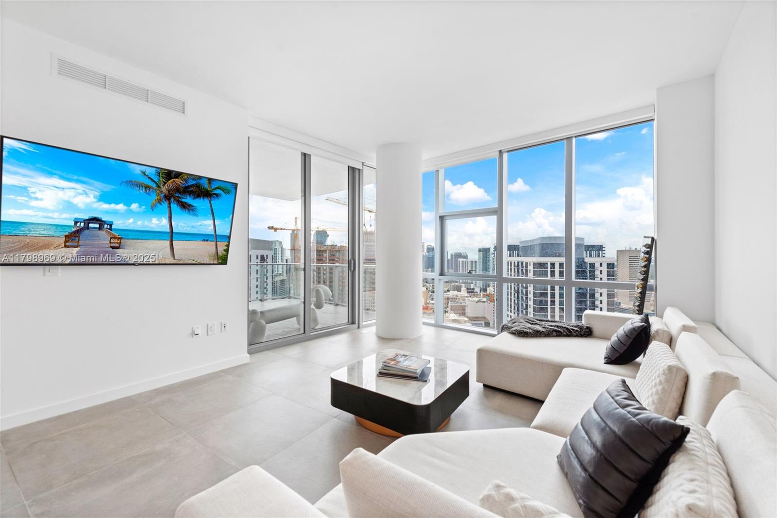 851 NE 1st Ave 4011