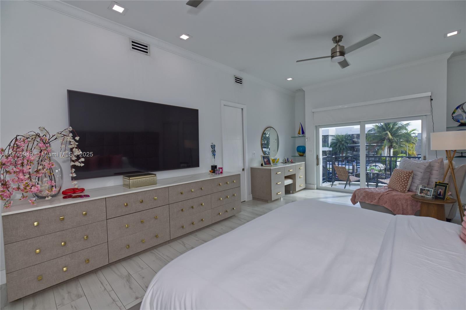 EASTERN SHORES 1ST ADDN - Residential