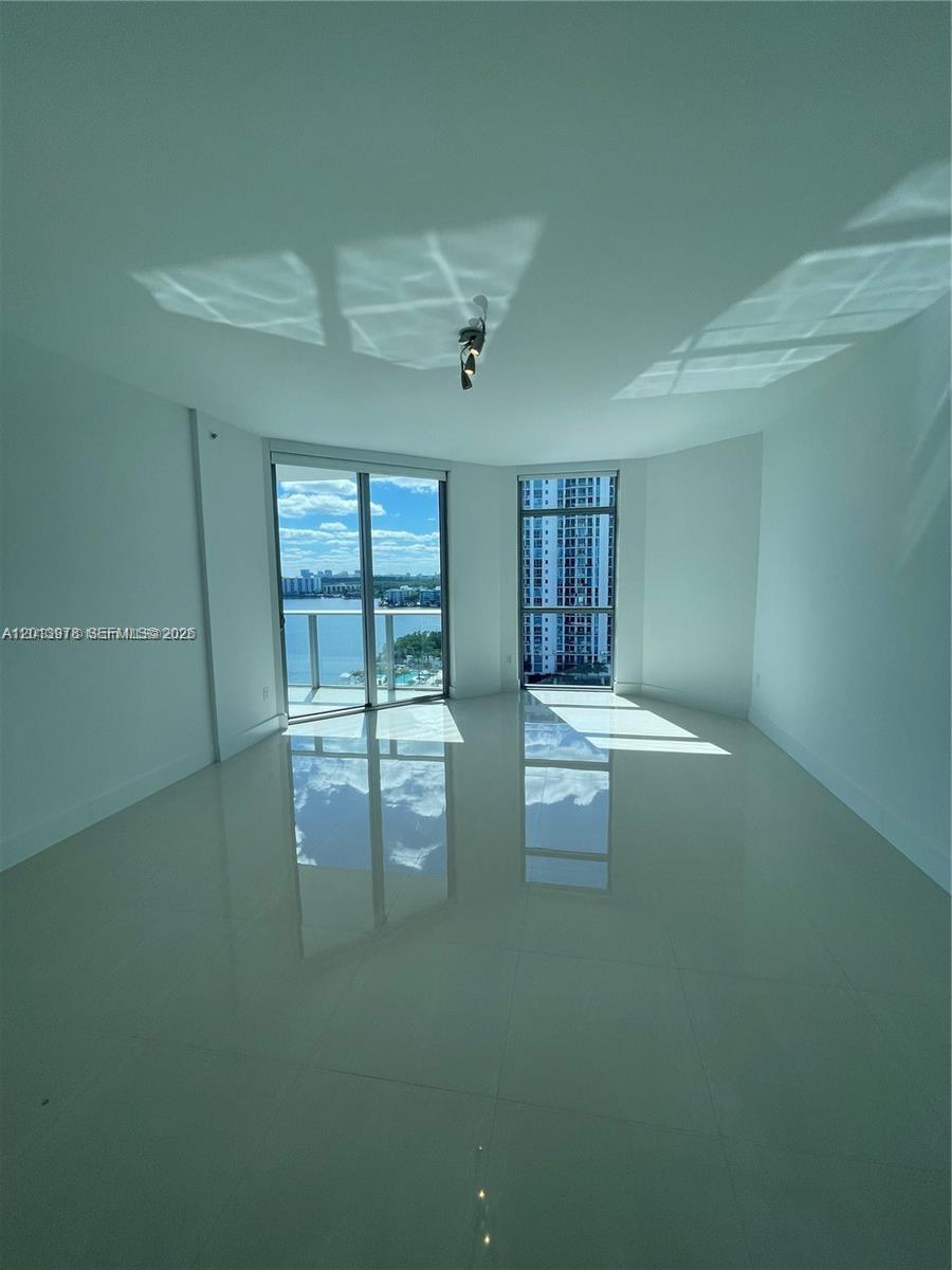 MARINA PALMS RESIDENCES N - Residential
