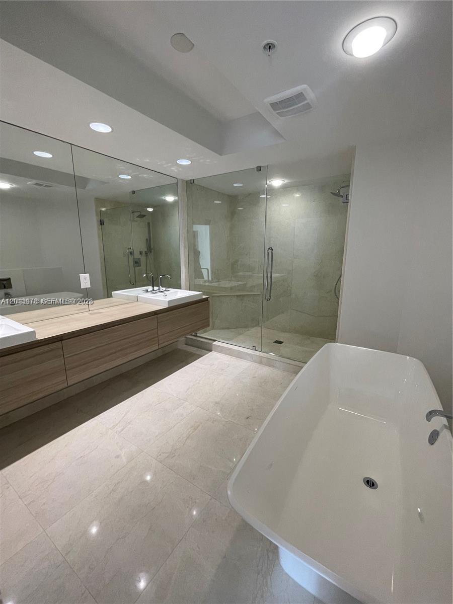 MARINA PALMS RESIDENCES N - Residential