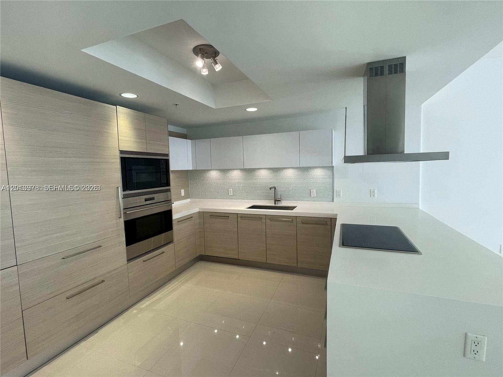 MARINA PALMS RESIDENCES N - Residential