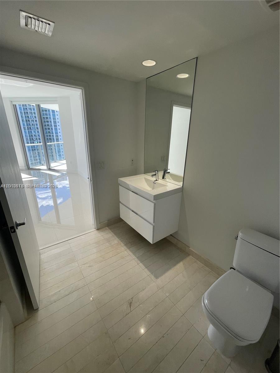 MARINA PALMS RESIDENCES N - Residential