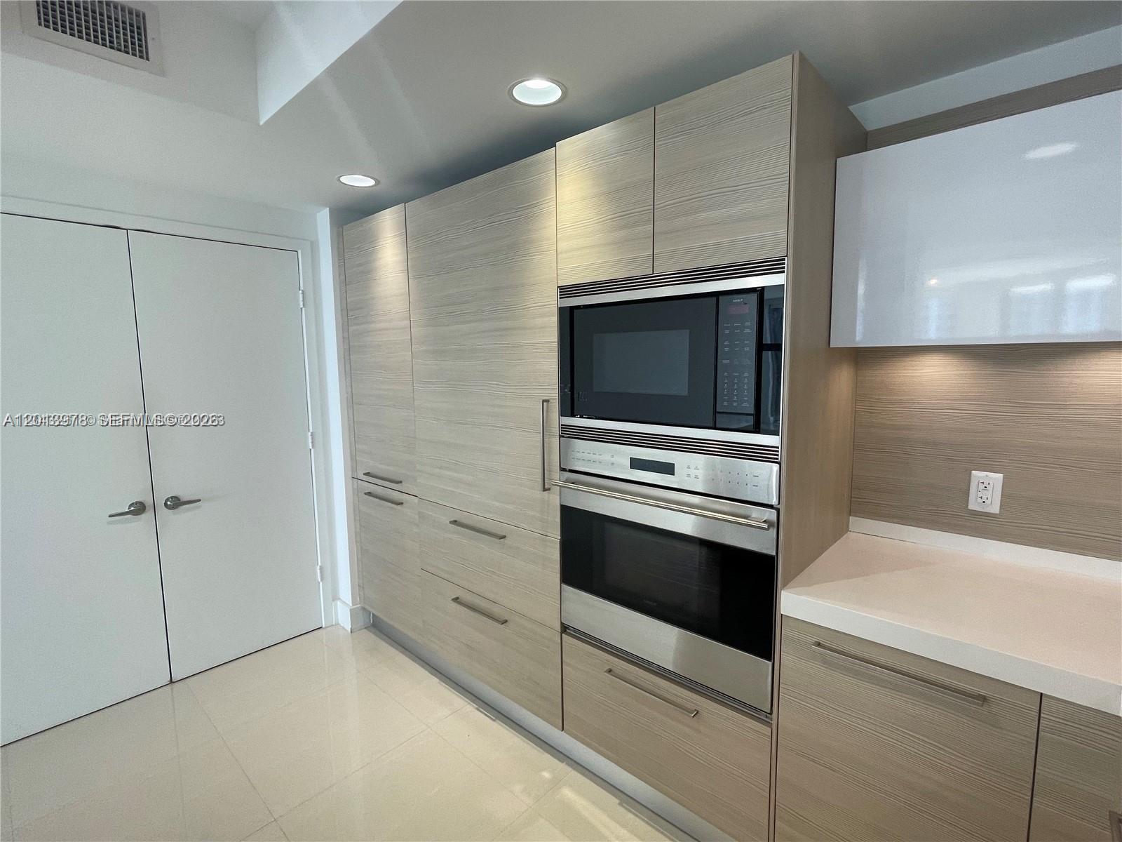 MARINA PALMS RESIDENCES N - Residential