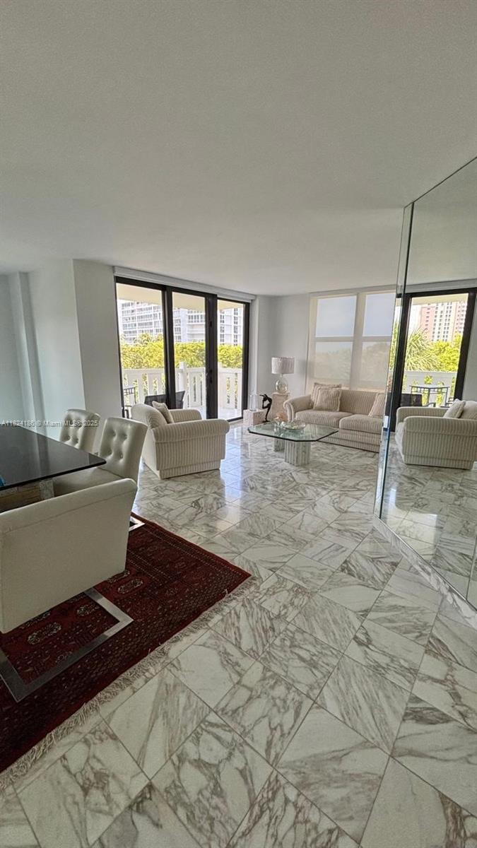 TOWERS OF KEY BISCAYNE CO - Residential Lease