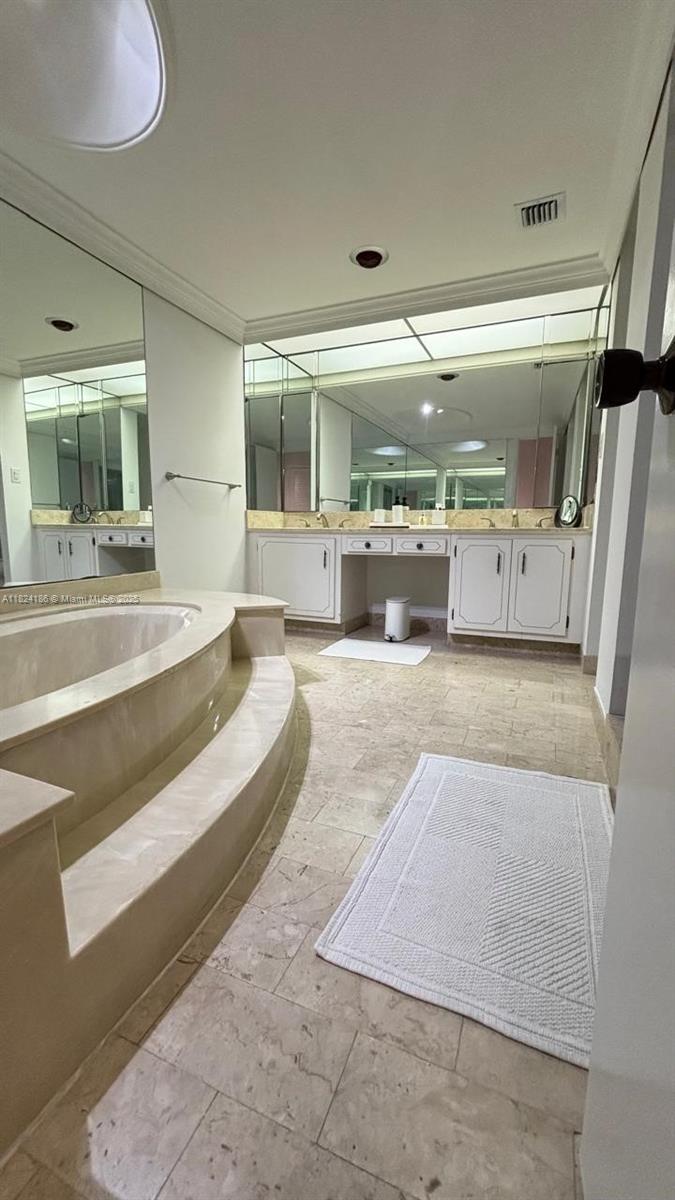 TOWERS OF KEY BISCAYNE CO - Residential Lease