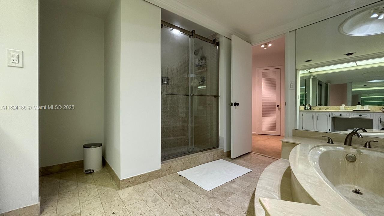 TOWERS OF KEY BISCAYNE CO - Residential Lease