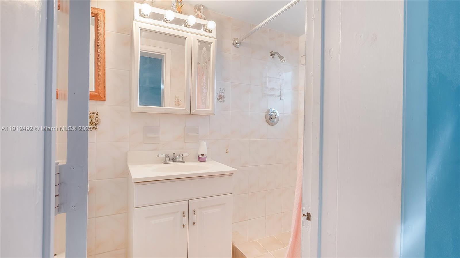 NICHOLS HEIGHTS ADDN - Residential