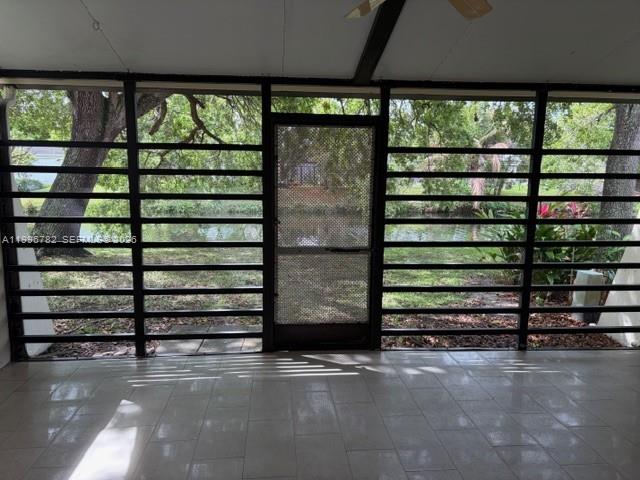 SUNSET PARK LAKE VILLAS S - Residential