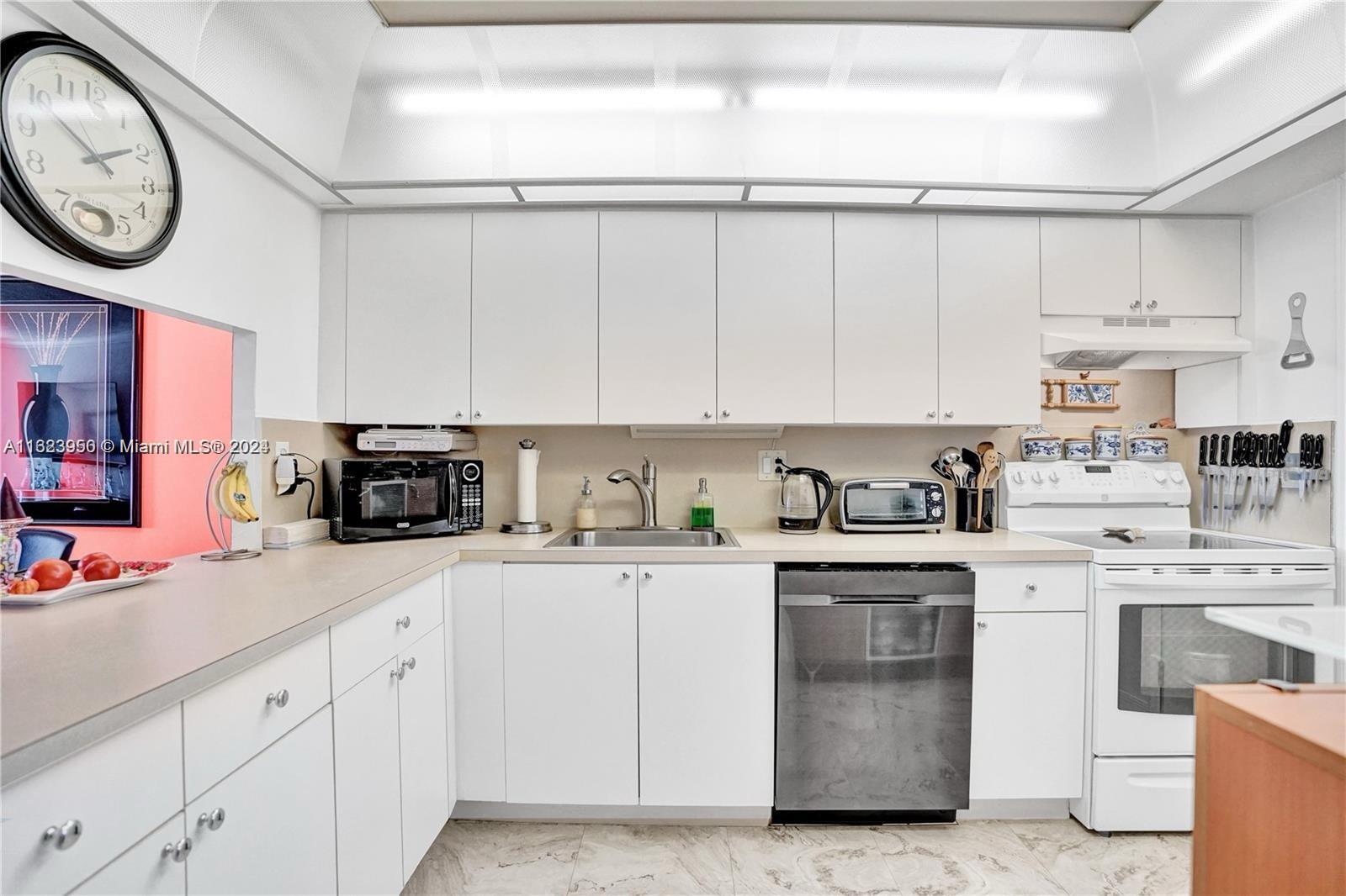 RIVIERA CONDOMINIUM APTS - Residential