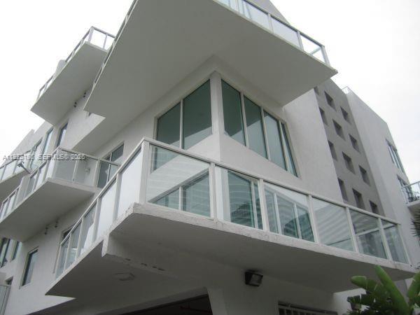 LOFTS ON BRICKELL II COND - Residential Lease