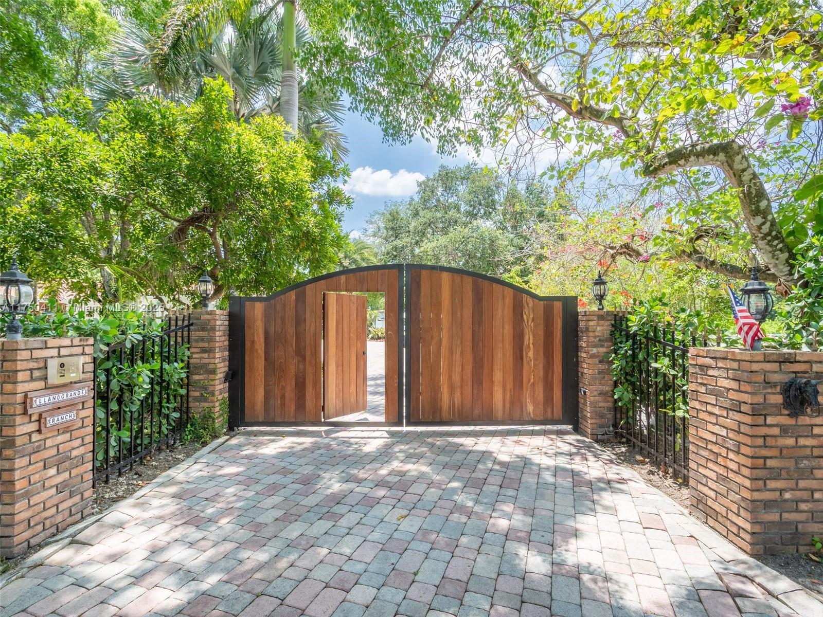ROLLING OAKS ESTATES - Residential