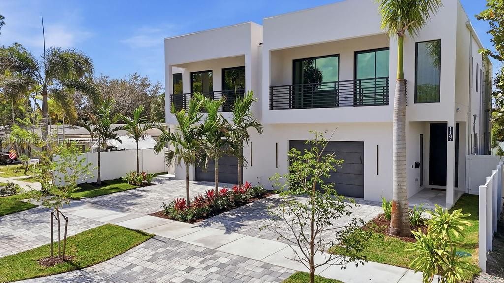 Photo of 1137 NE 11th Ave, Fort Lauderdale, FL 33301 (MLS # A12009907)