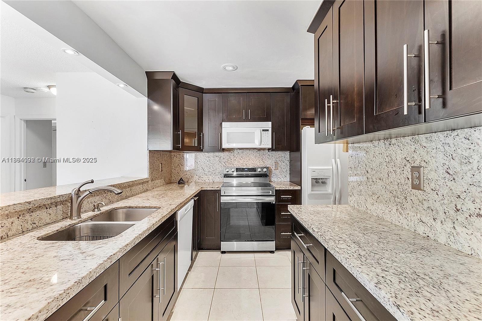 FLAMINGO GARDENS PHASE 3 - Residential Lease