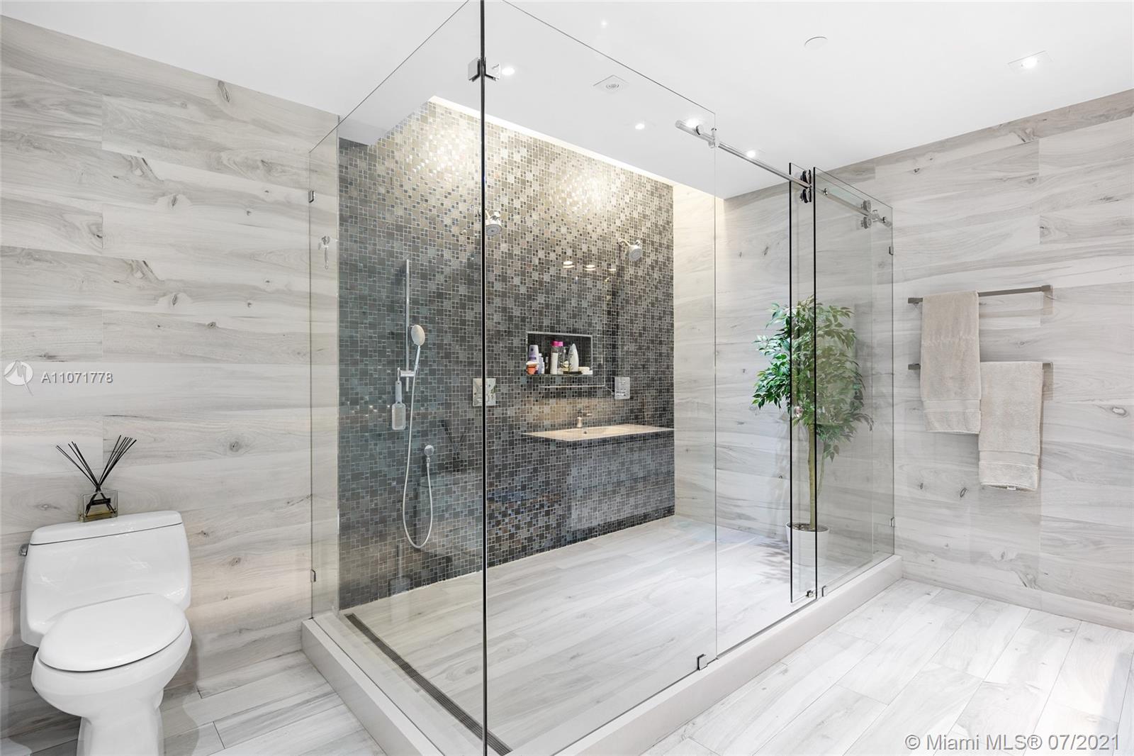 HARBORVIEW AT FISHER ISL - Residential