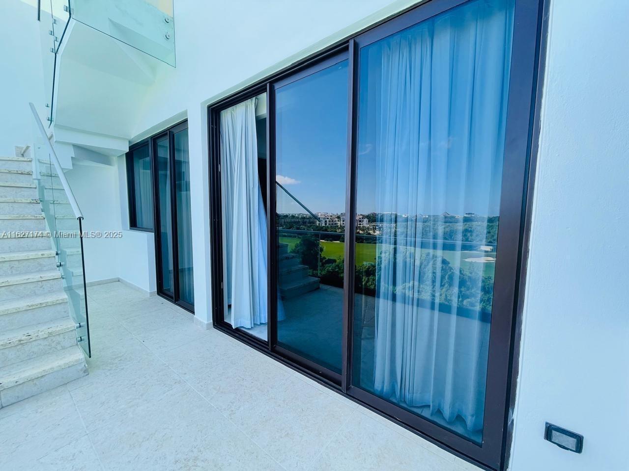 CANA ROCK STAR EDIFICIO - Residential