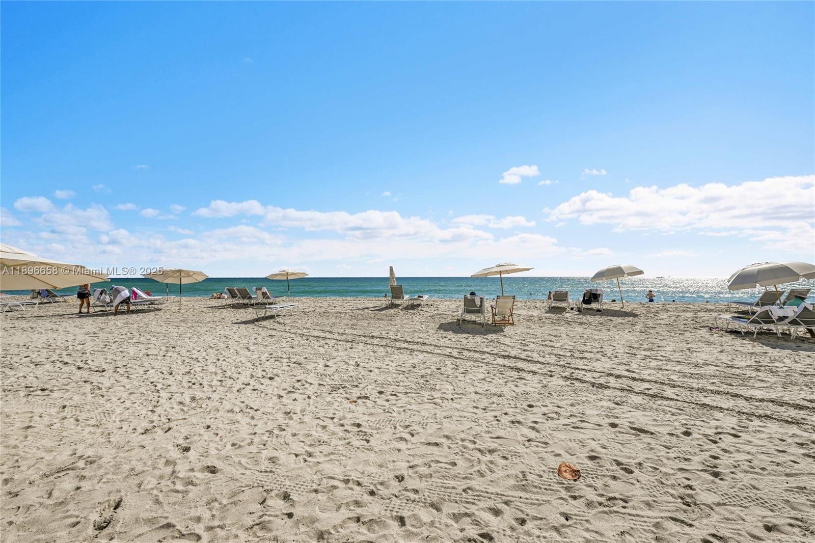 BEACH CLUB I - Residential