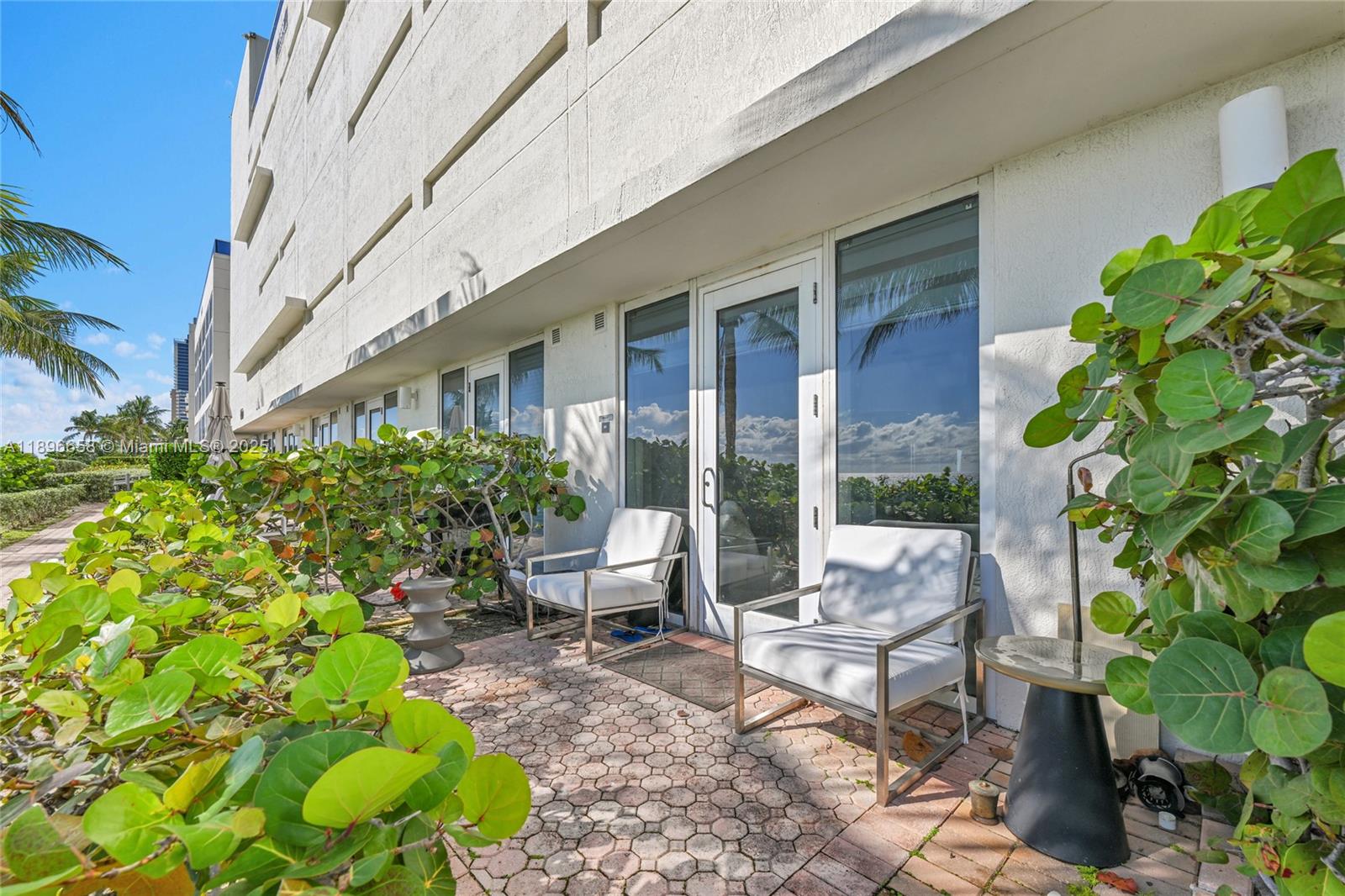 BEACH CLUB I - Residential