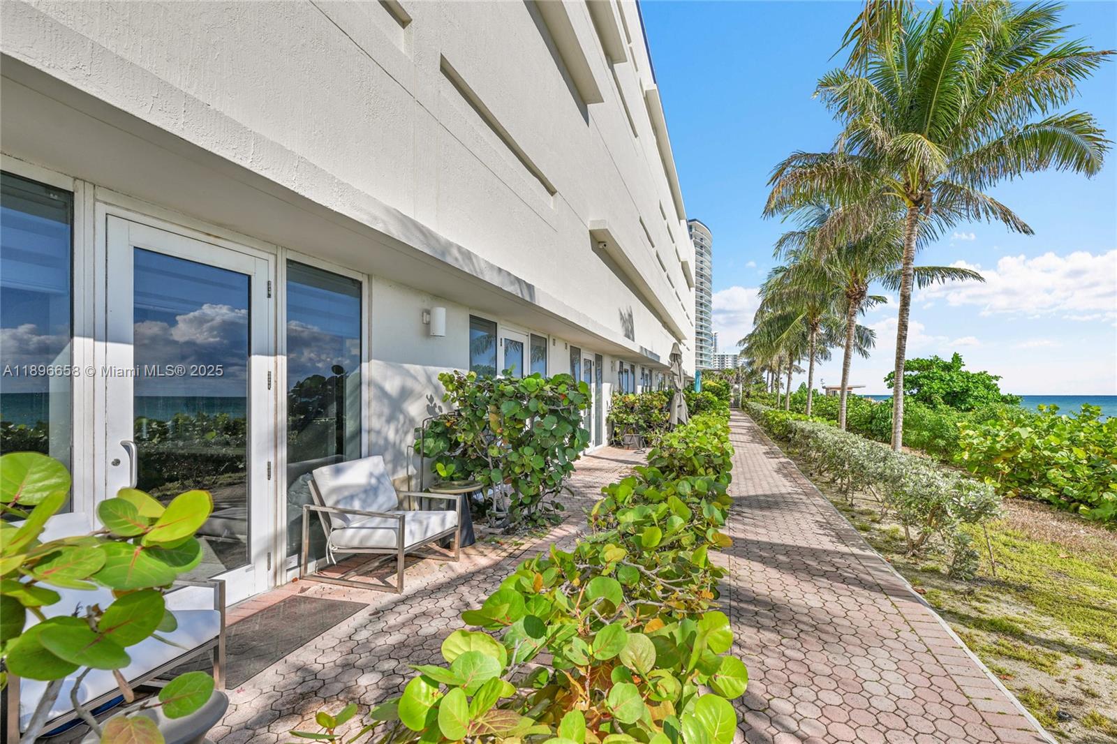 BEACH CLUB I - Residential