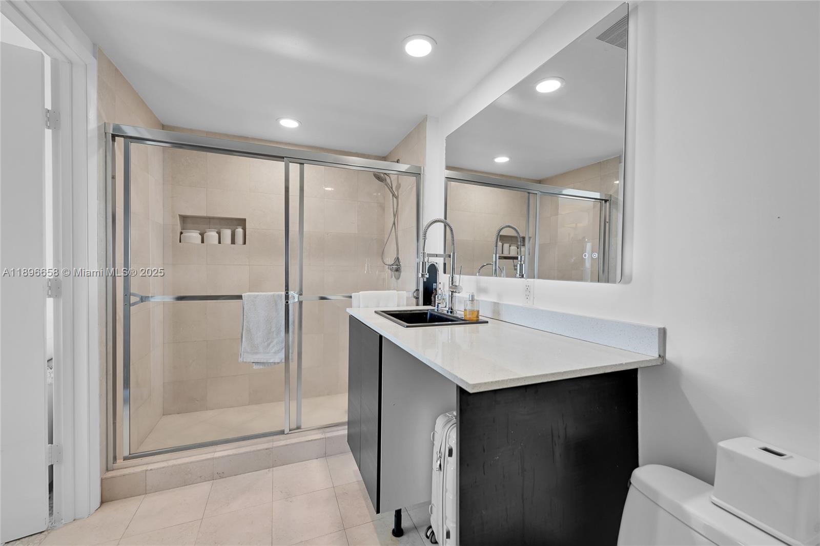 BEACH CLUB I - Residential