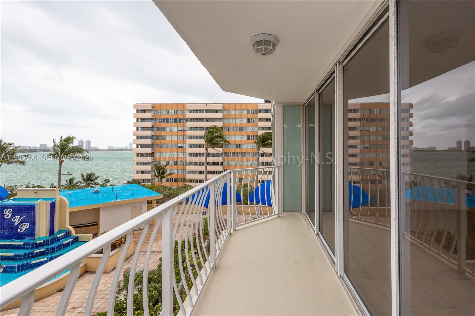 THE GRANDVIEW PALACE COND - Residential Lease