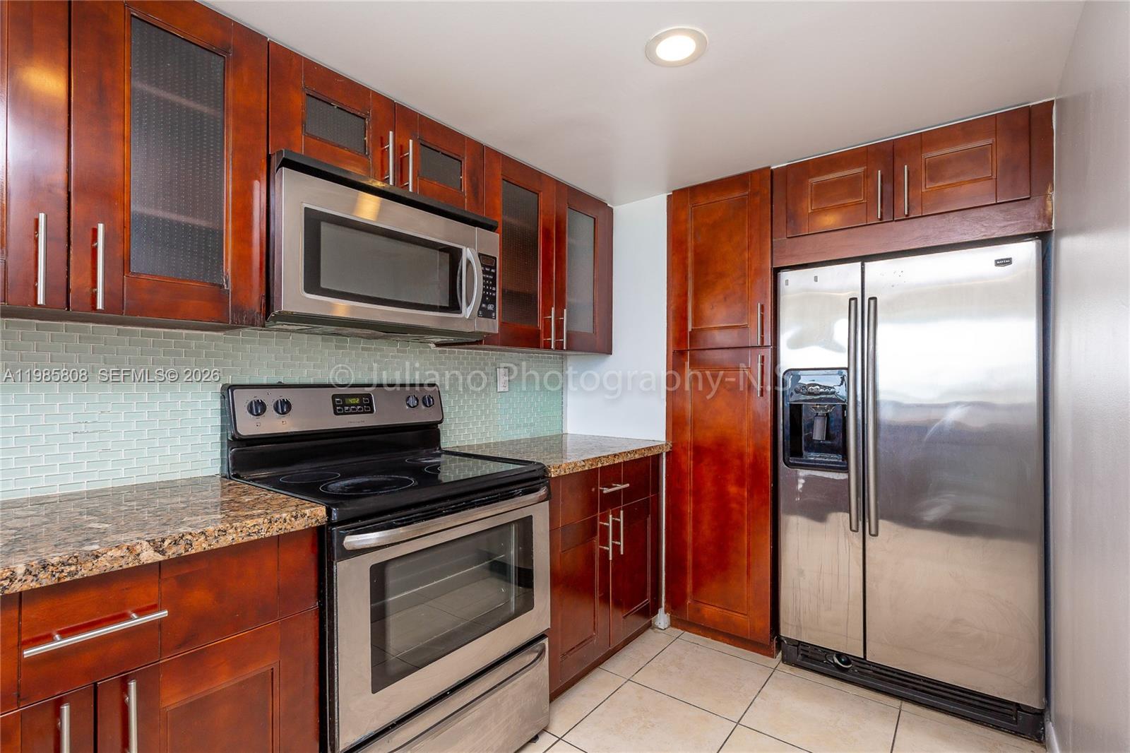 THE GRANDVIEW PALACE COND - Residential Lease