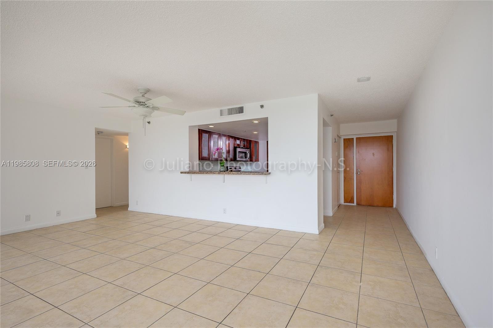 THE GRANDVIEW PALACE COND - Residential Lease